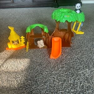 Fisher-Price Mattel Y3679 Little People Animal Tree House Discontined